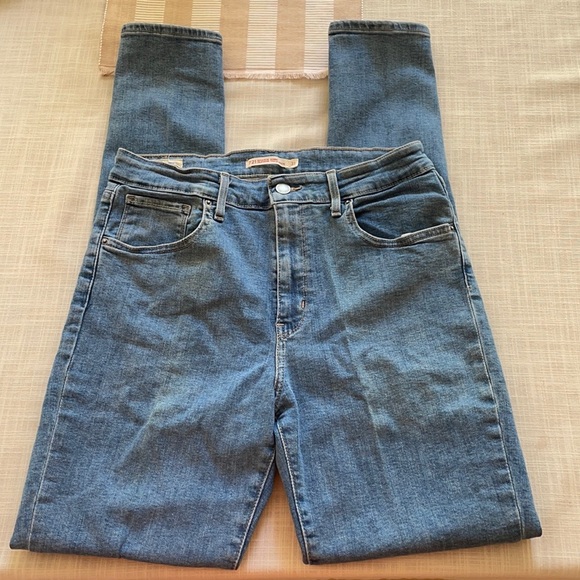 Levi’s 721 High Rise Skinny Jeans - Picture 2 of 7